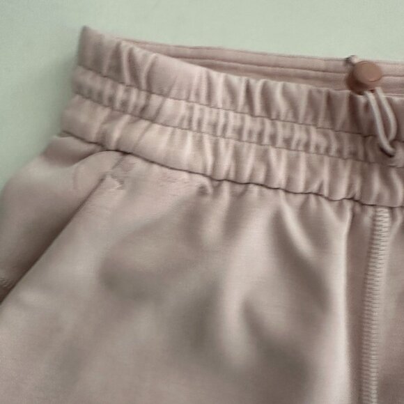 Lululemon Softstreme High-Rise Short 4" Size 2 Light pink - Picture 4 of 7